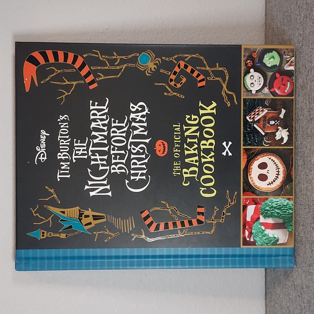 Insight Editions Disney The Nightmare Before Christmas Official Baking Cookbook